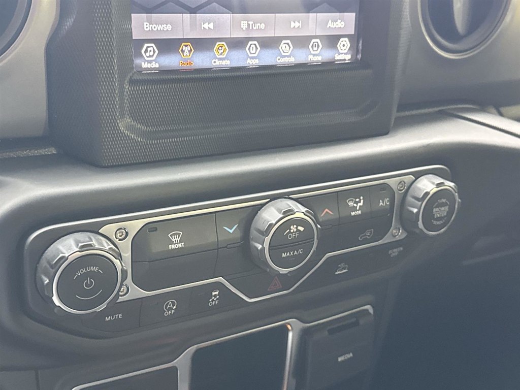 Thumbnail: 2022 Jeep Gladiator - 21