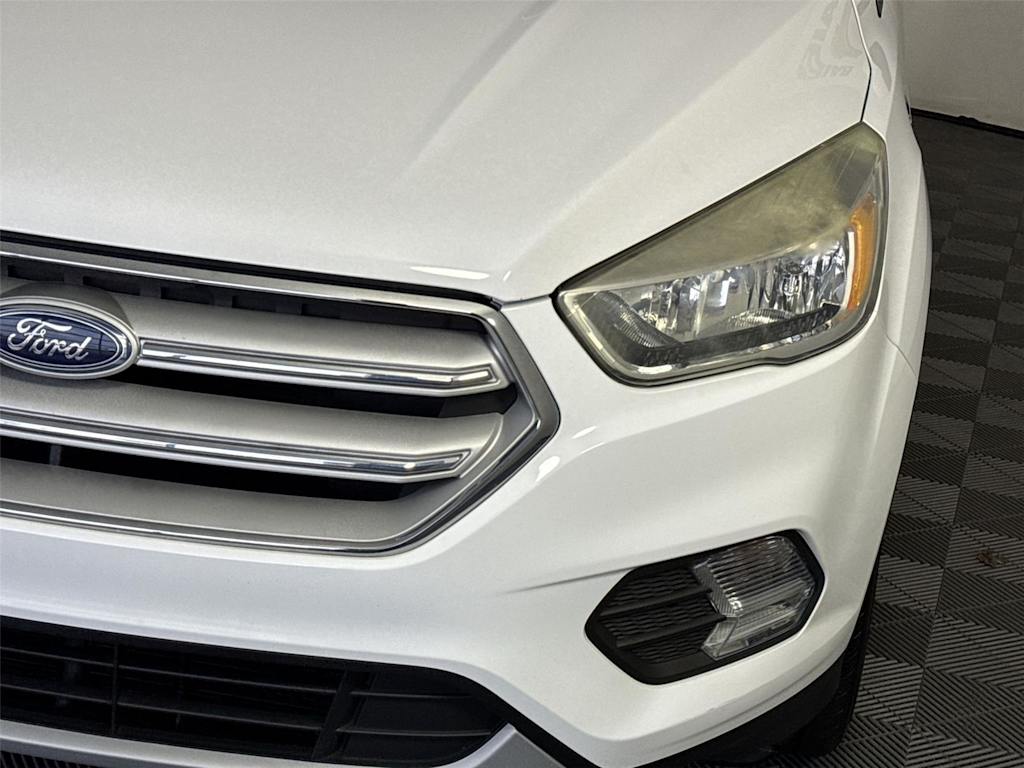 Thumbnail: 2018 Ford Escape - 17