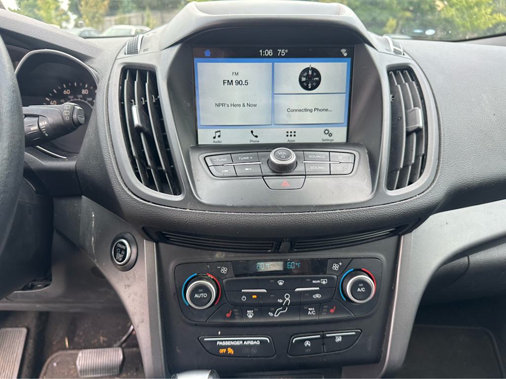 Thumbnail: 2019 Ford Escape - 10