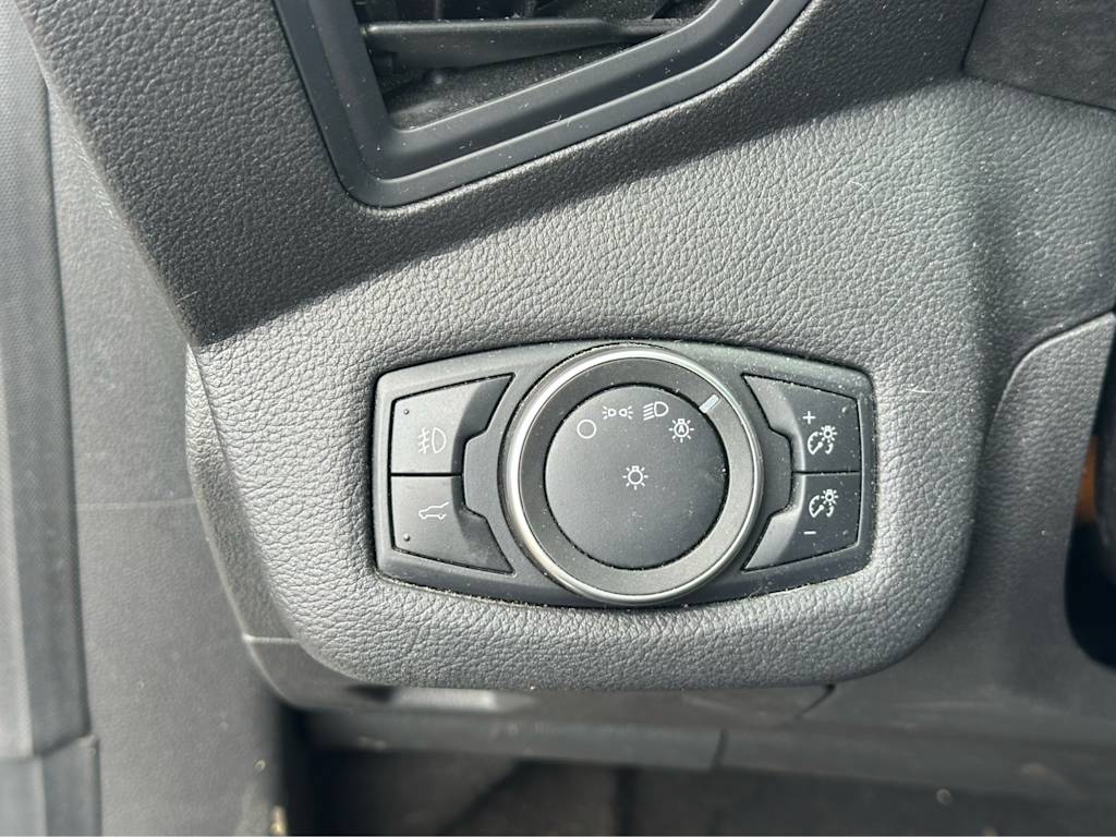 Thumbnail: 2019 Ford Escape - 18