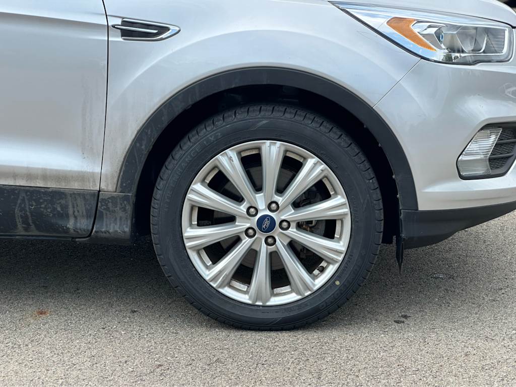Thumbnail: 2019 Ford Escape - 6