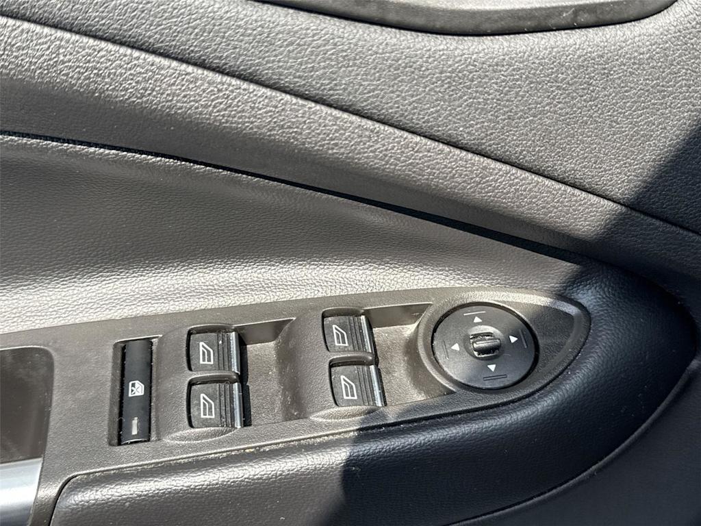 Thumbnail: 2019 Ford Escape - 23