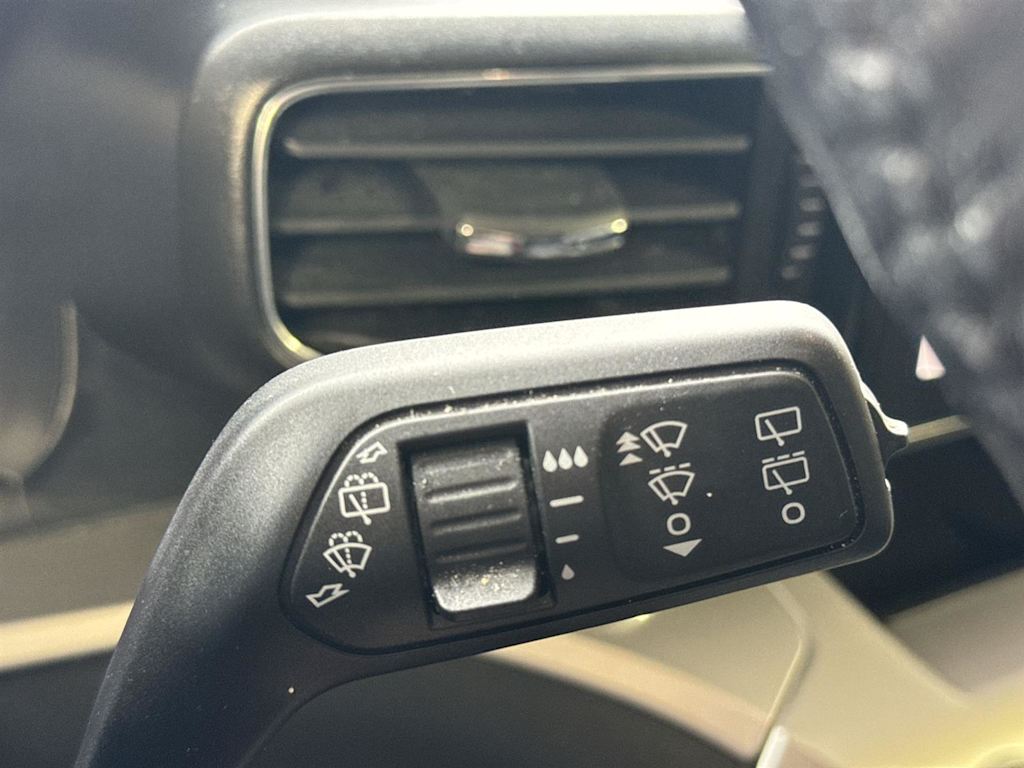 Thumbnail: 2022 Ford Explorer - 29