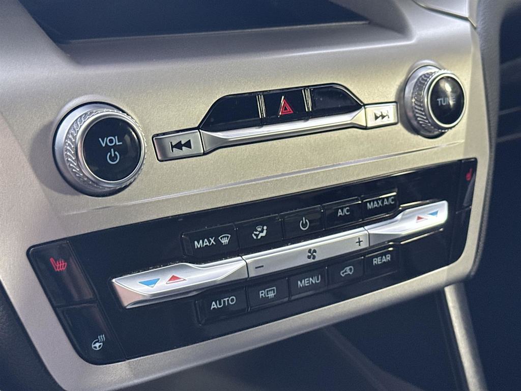 Thumbnail: 2022 Ford Explorer - 21