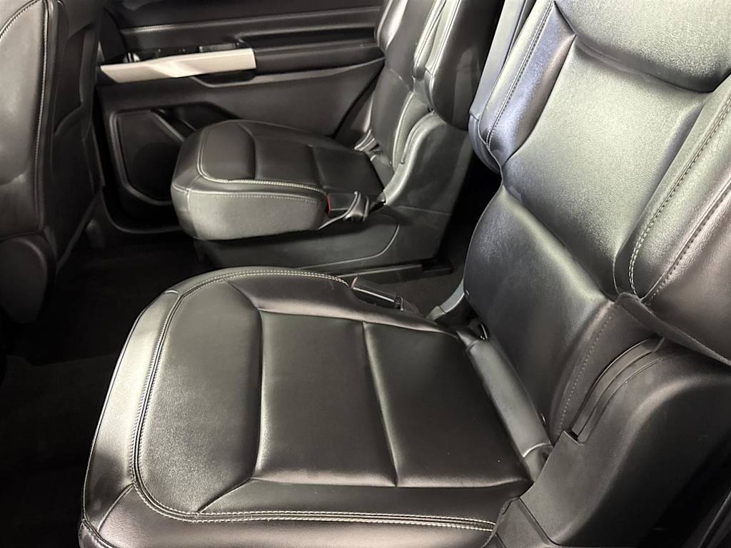 Thumbnail: 2022 Ford Explorer - 8