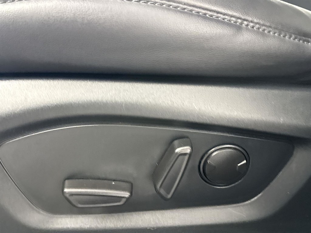 Thumbnail: 2022 Ford Explorer - 17