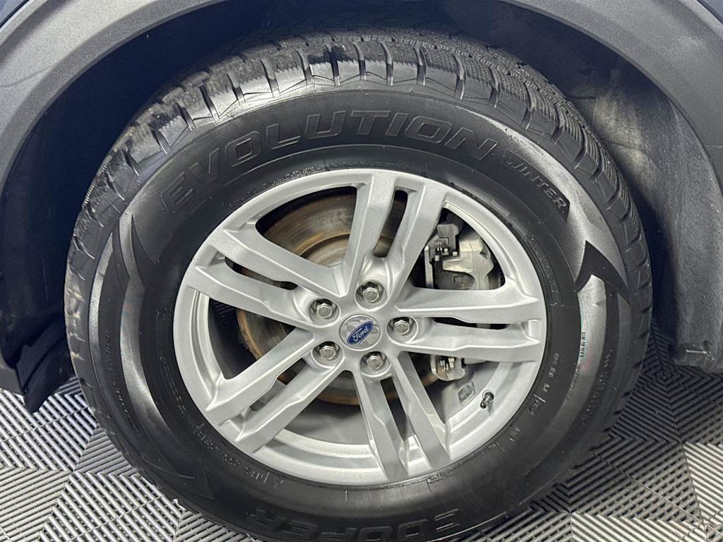 Thumbnail: 2022 Ford Explorer - 6