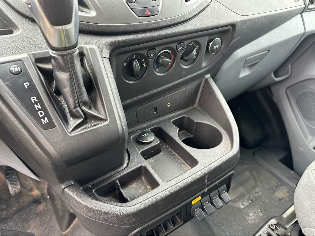 Thumbnail: 2015 Ford Transit Series - 11