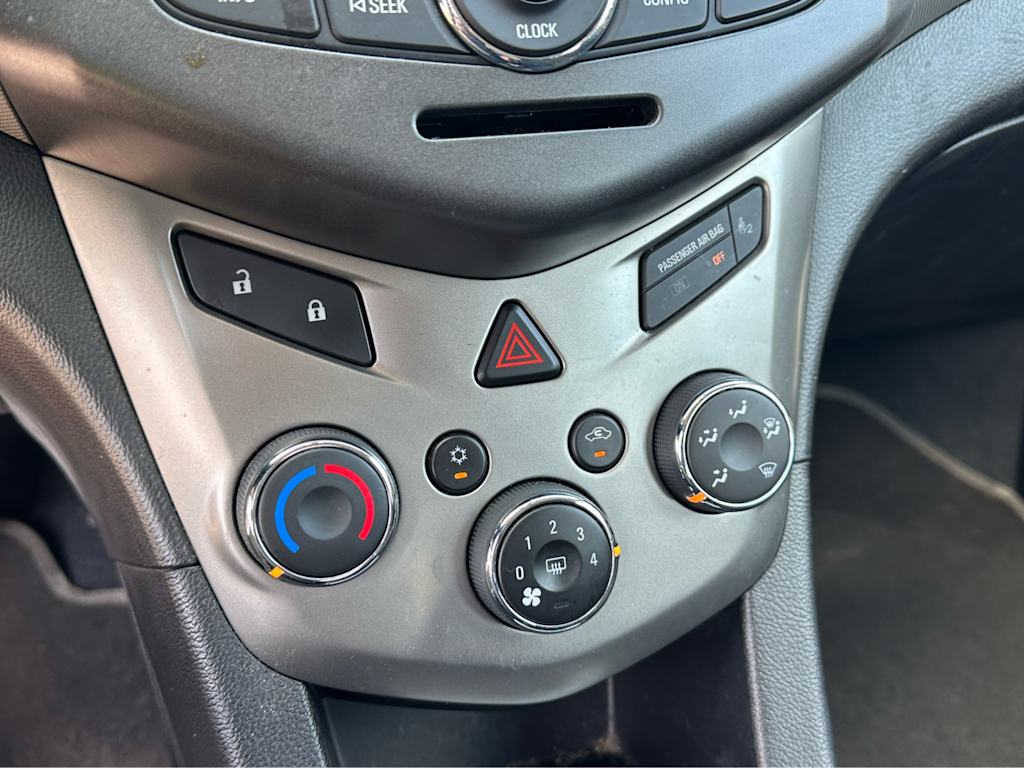 Thumbnail: 2015 Chevrolet Sonic - 17