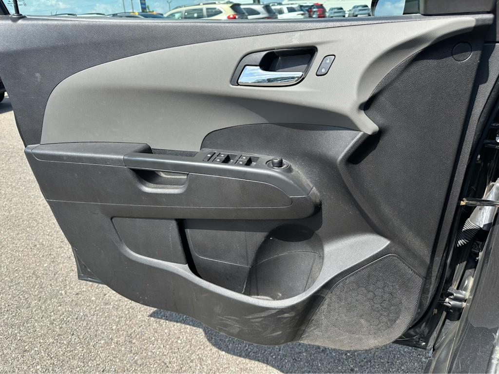Thumbnail: 2015 Chevrolet Sonic - 20