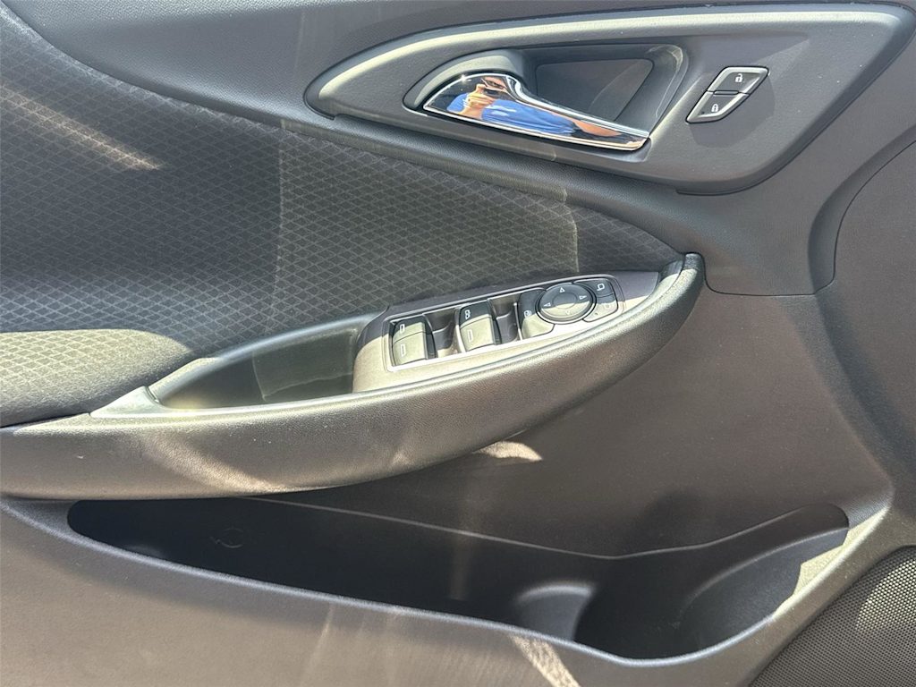 Thumbnail: 2018 Chevrolet Malibu - 22