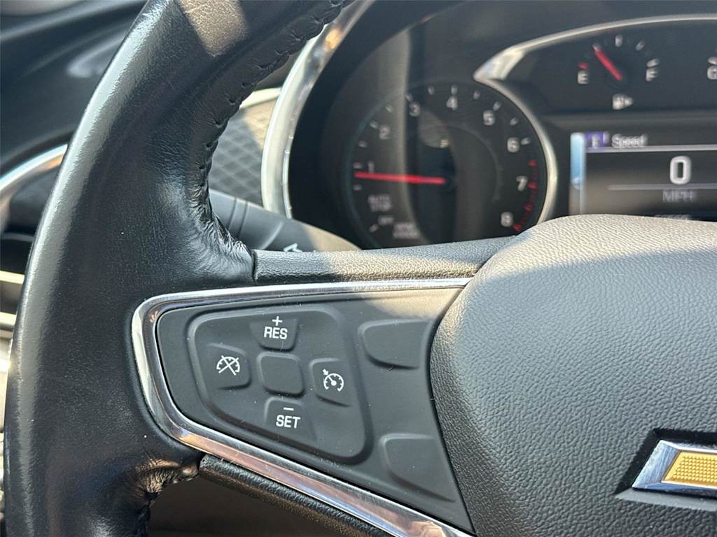 Thumbnail: 2018 Chevrolet Malibu - 25