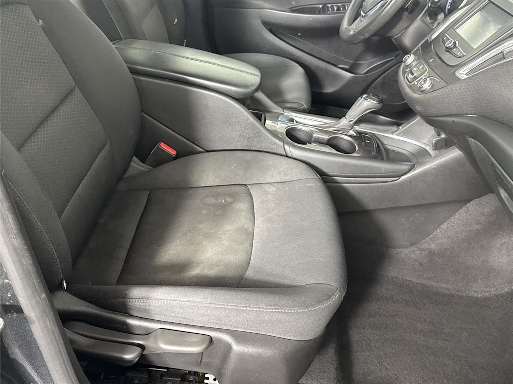Thumbnail: 2016 Chevrolet Malibu - 19