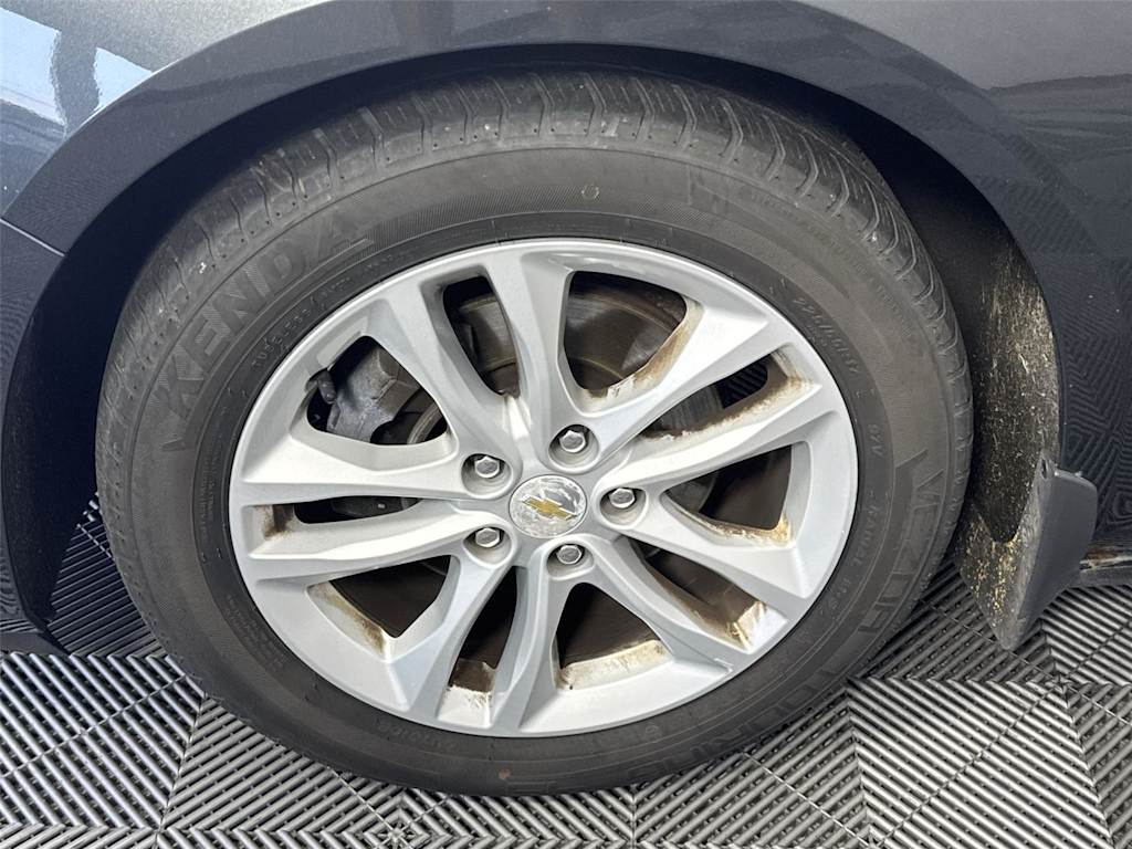 Thumbnail: 2016 Chevrolet Malibu - 6