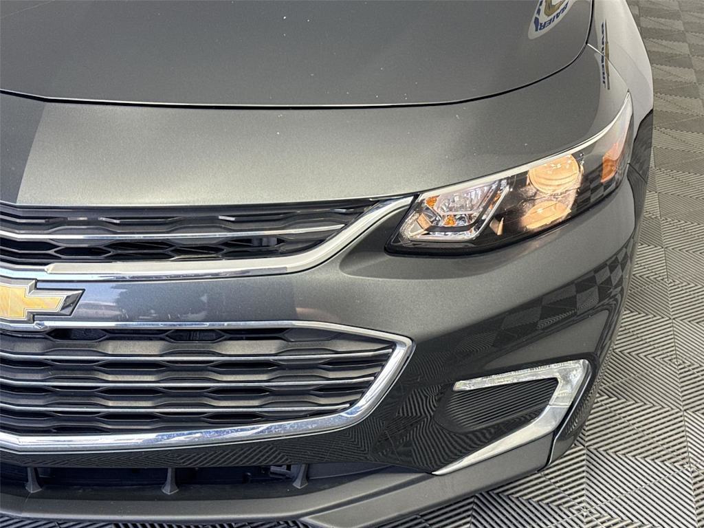 Thumbnail: 2016 Chevrolet Malibu - 16