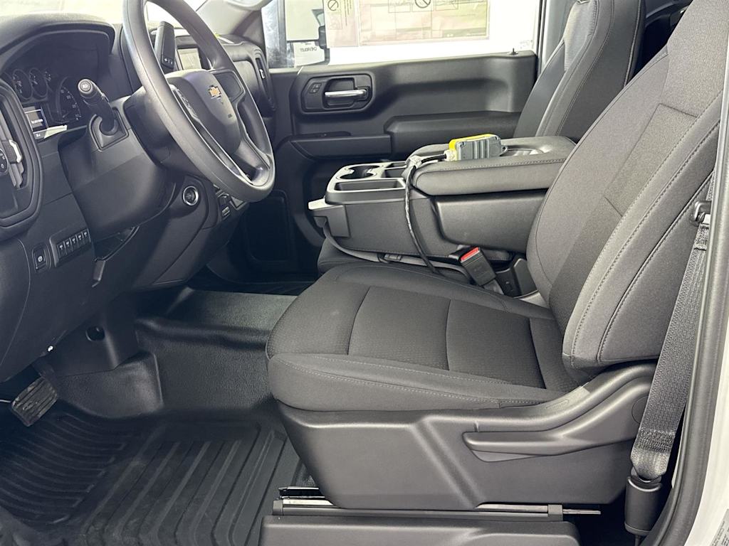 Thumbnail: 2025 Chevrolet Silverado 3500 - 6