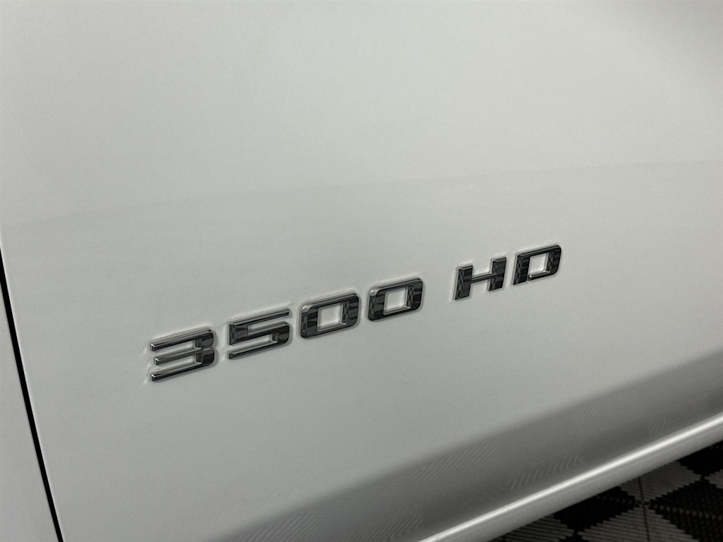 Thumbnail: 2025 Chevrolet Silverado 3500 - 4