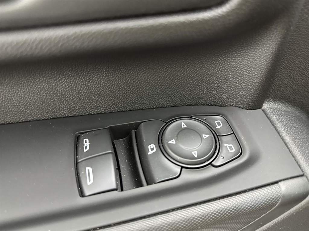 Thumbnail: 2025 Chevrolet Silverado 3500 - 23