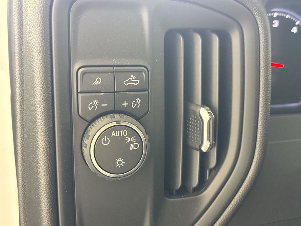 Thumbnail: 2025 Chevrolet Silverado 3500 - 26