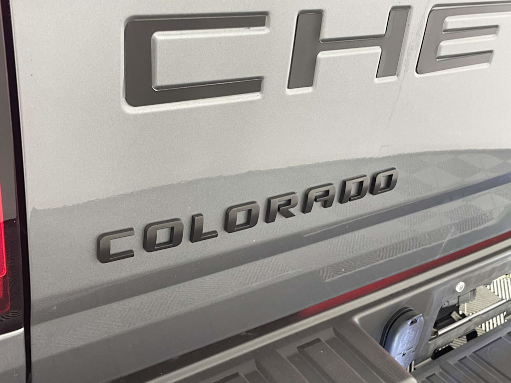 Thumbnail: 2022 Chevrolet Colorado - 18