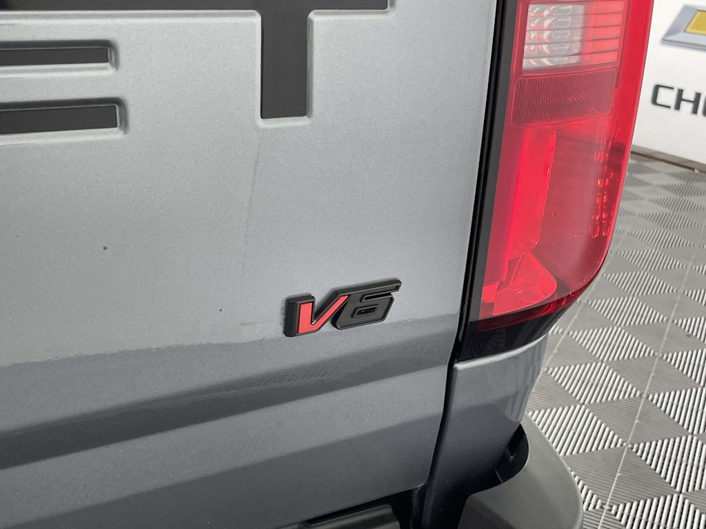 Thumbnail: 2022 Chevrolet Colorado - 19