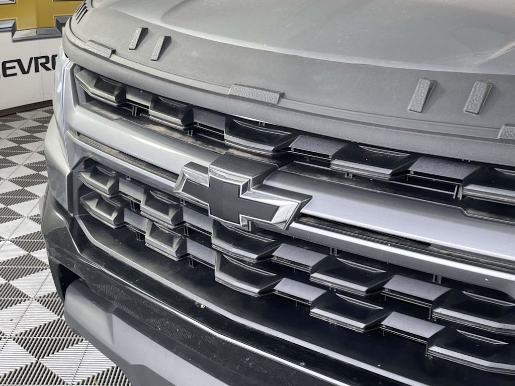 Thumbnail: 2022 Chevrolet Colorado - 6