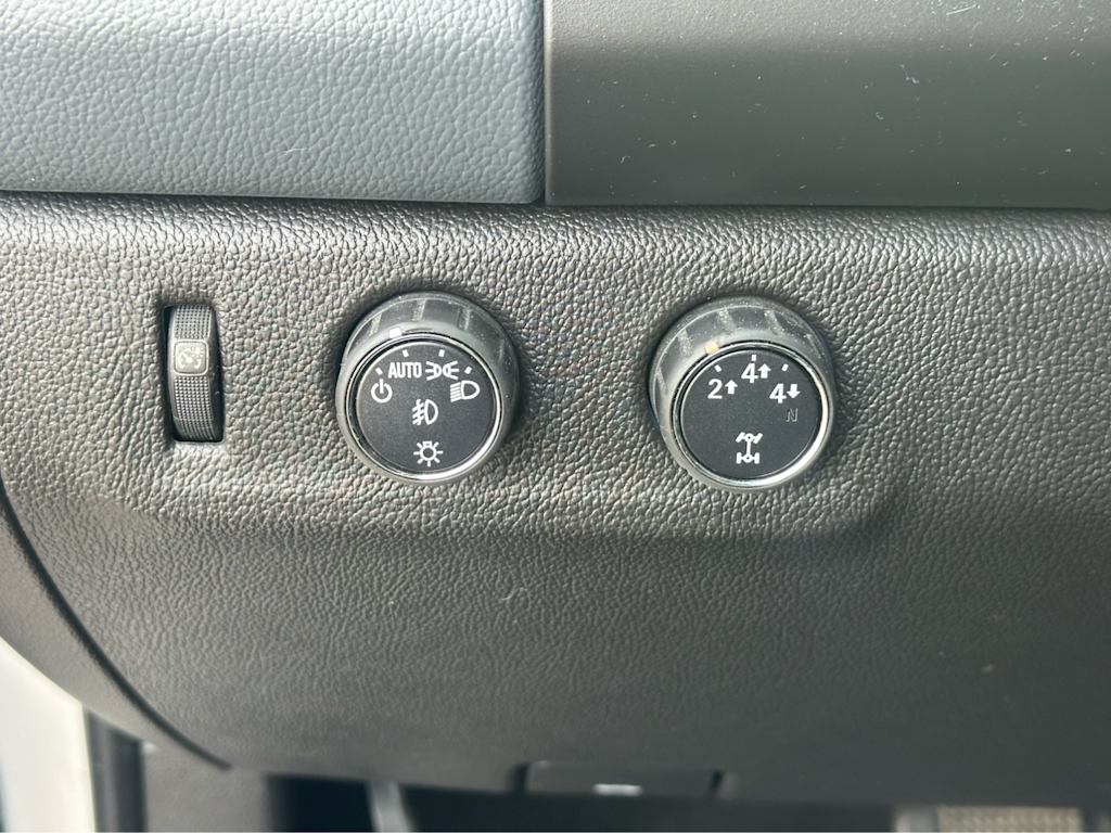 Thumbnail: 2015 Chevrolet Colorado - 20