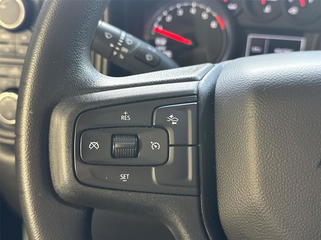 Thumbnail: 2023 Chevrolet Silverado 1500 - 26