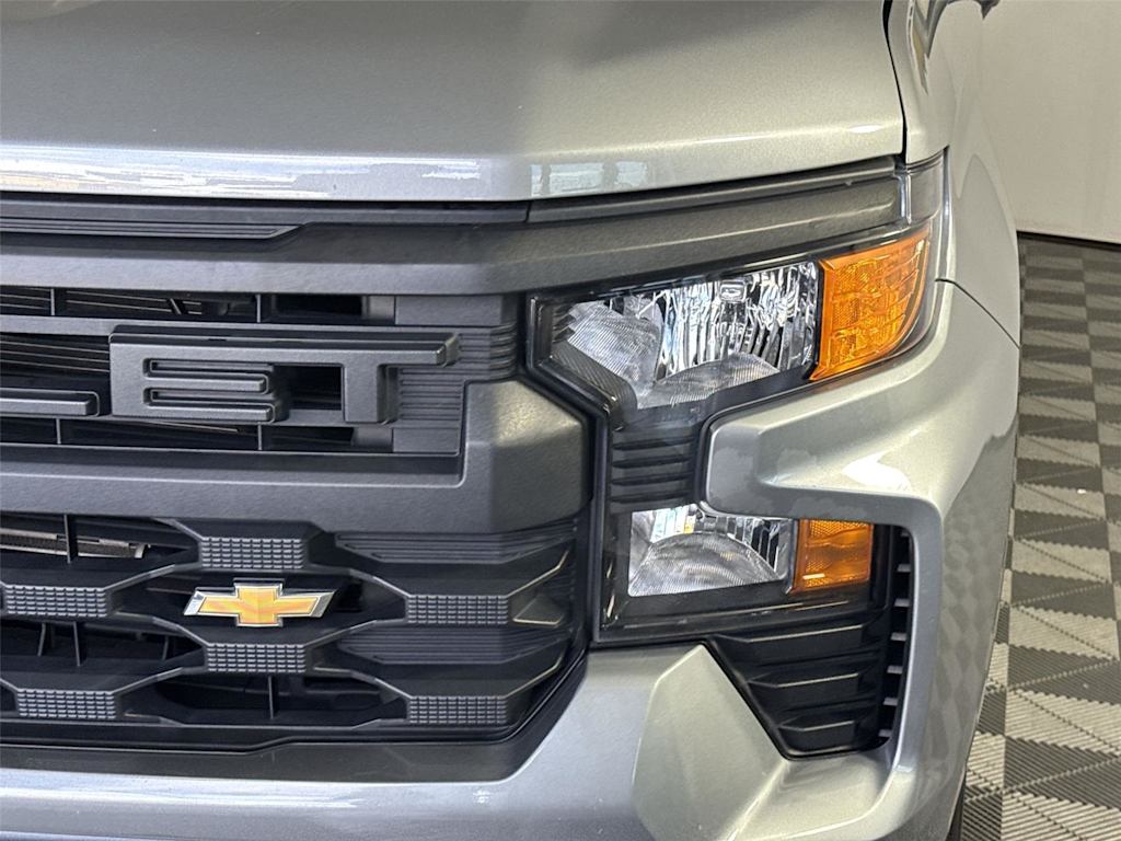 Thumbnail: 2023 Chevrolet Silverado 1500 - 17