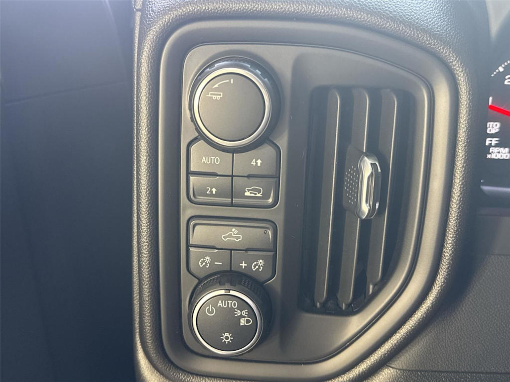 Thumbnail: 2023 Chevrolet Silverado 1500 - 25