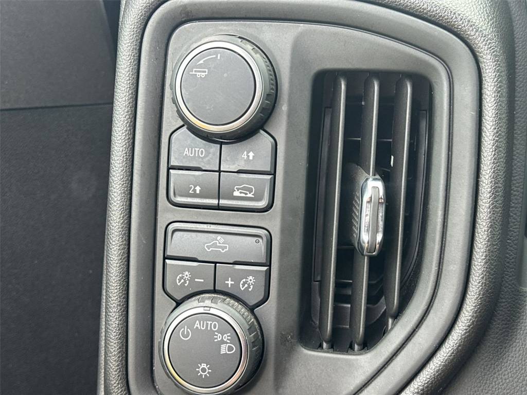 2023 Chevrolet Silverado 1500 Custom - Photo 25