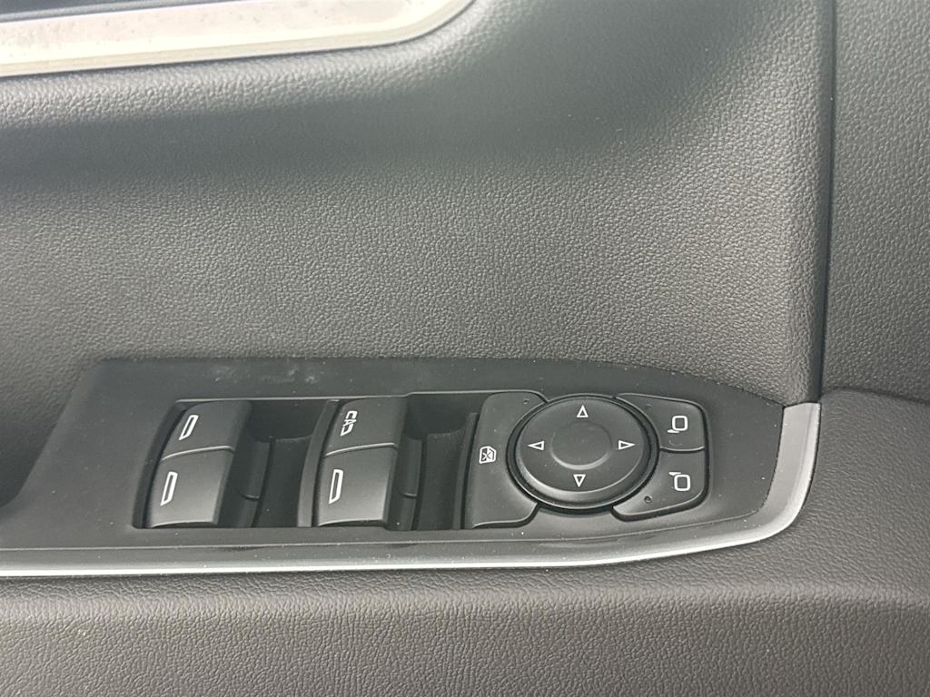 Thumbnail: 2022 Chevrolet Silverado 1500 - 26