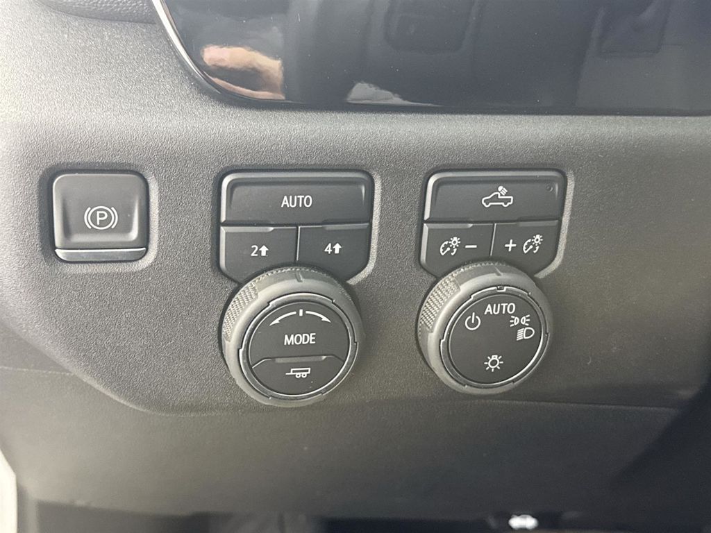 Thumbnail: 2022 Chevrolet Silverado 1500 - 27