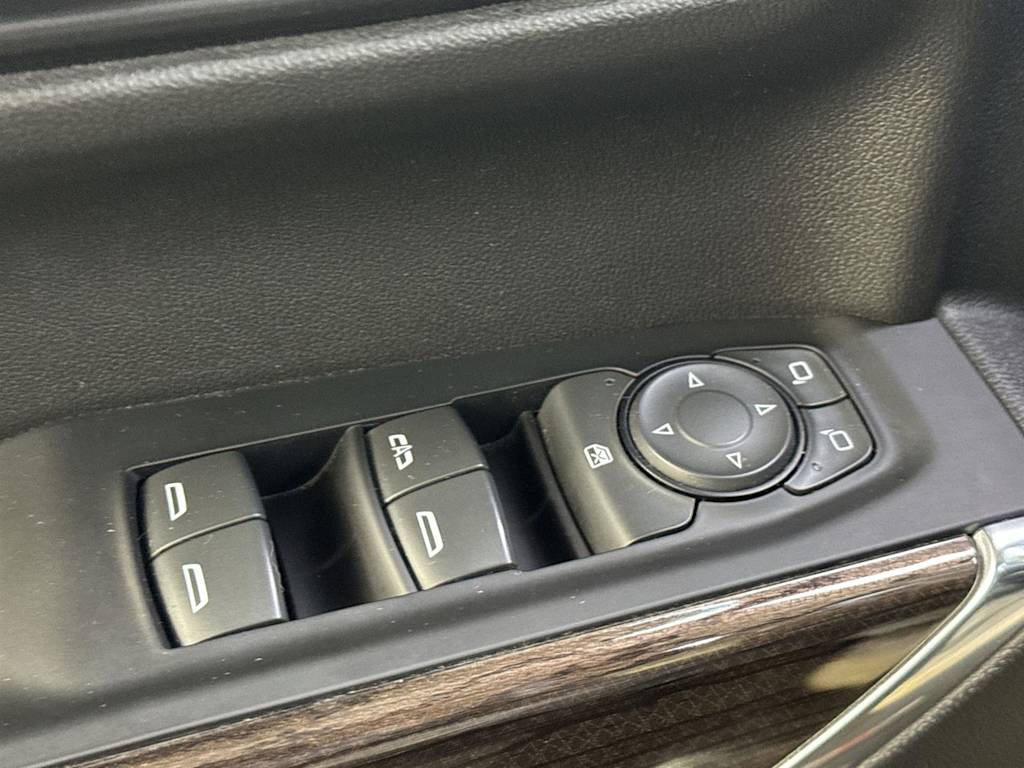 Thumbnail: 2021 Chevrolet Silverado 1500 - 26