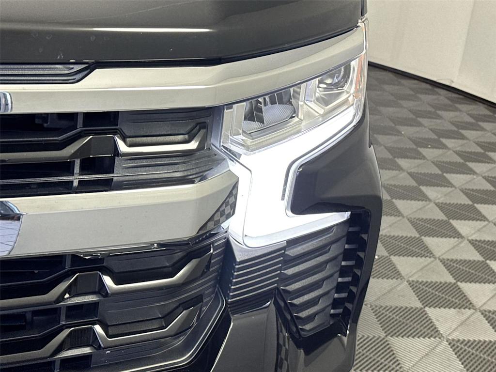 Thumbnail: 2026 Chevrolet Silverado 1500 - 18