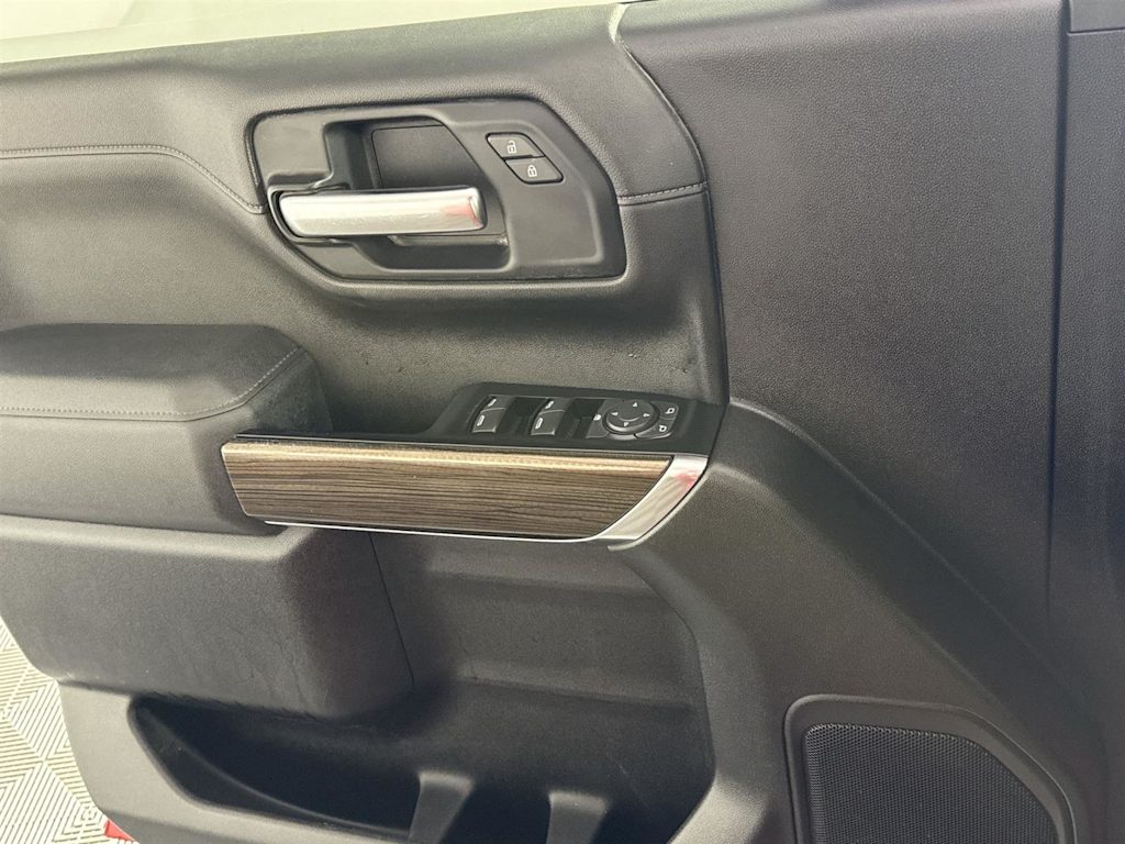 2019 Chevrolet Silverado 1500 LT 25