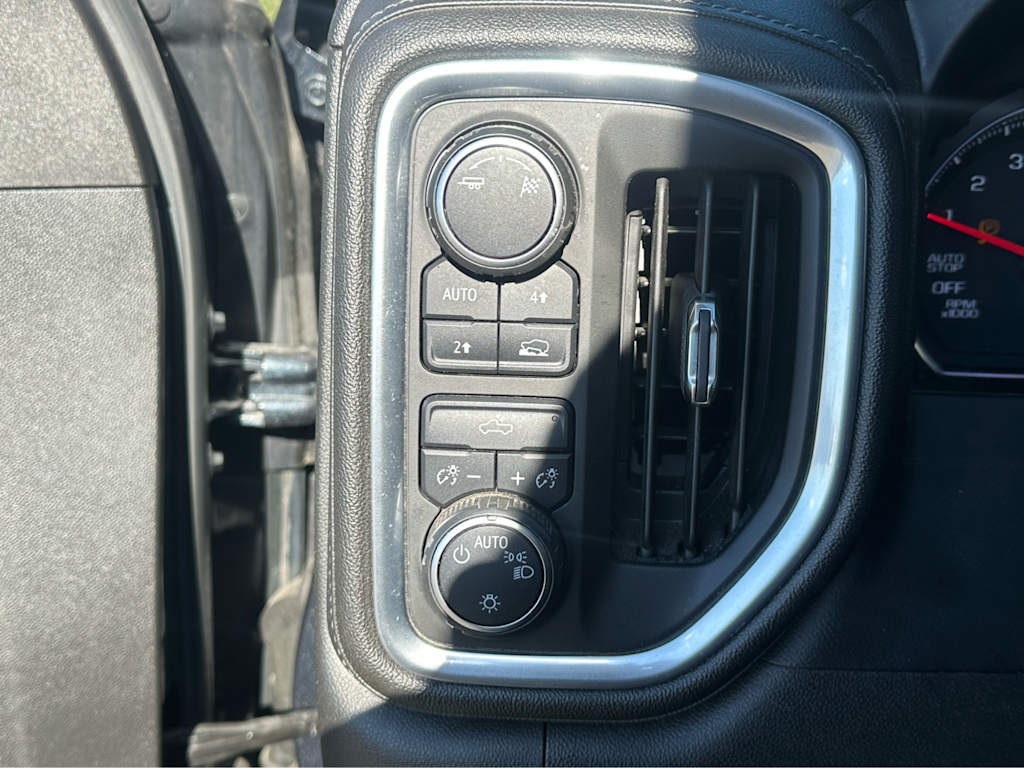 Thumbnail: 2019 Chevrolet Silverado 1500 - 20