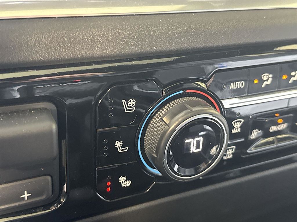 Thumbnail: 2022 Chevrolet Silverado 1500 - 26