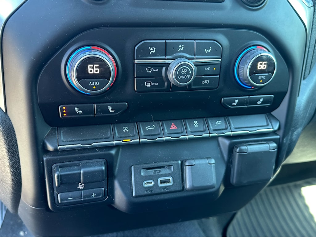 Thumbnail: 2019 Chevrolet Silverado 1500 - 18