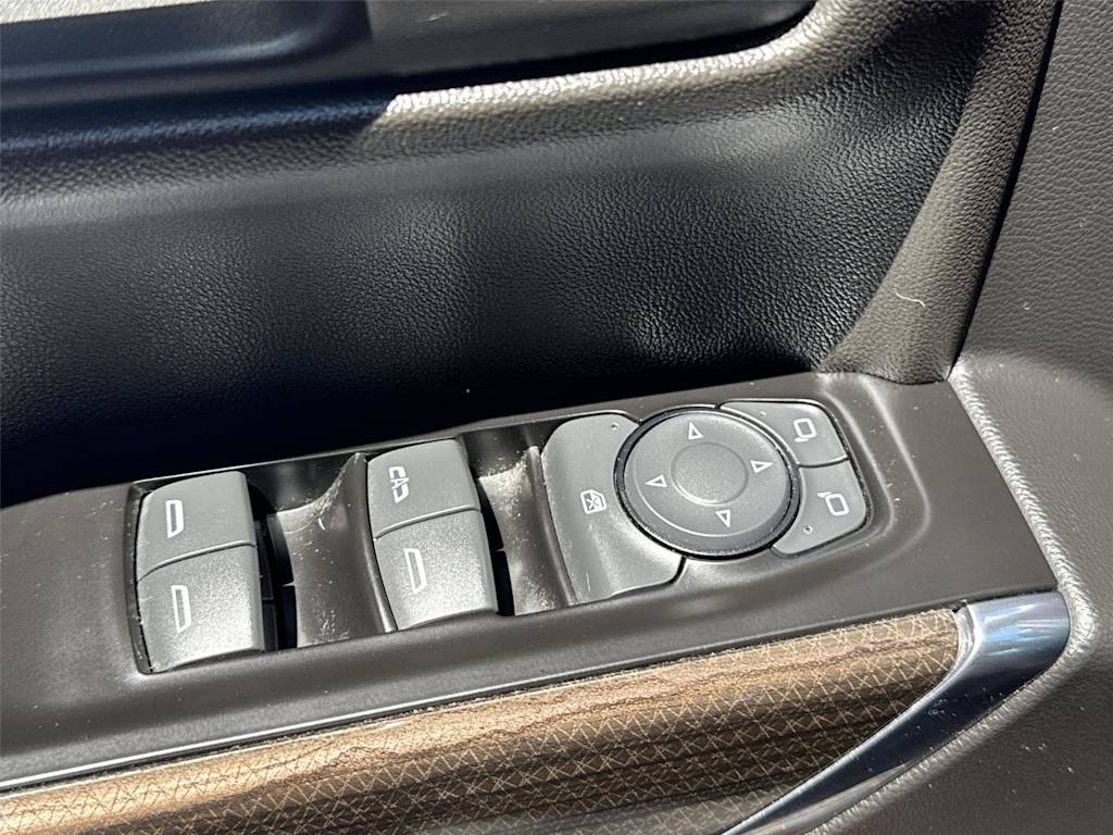 Thumbnail: 2019 Chevrolet Silverado 1500 - 24