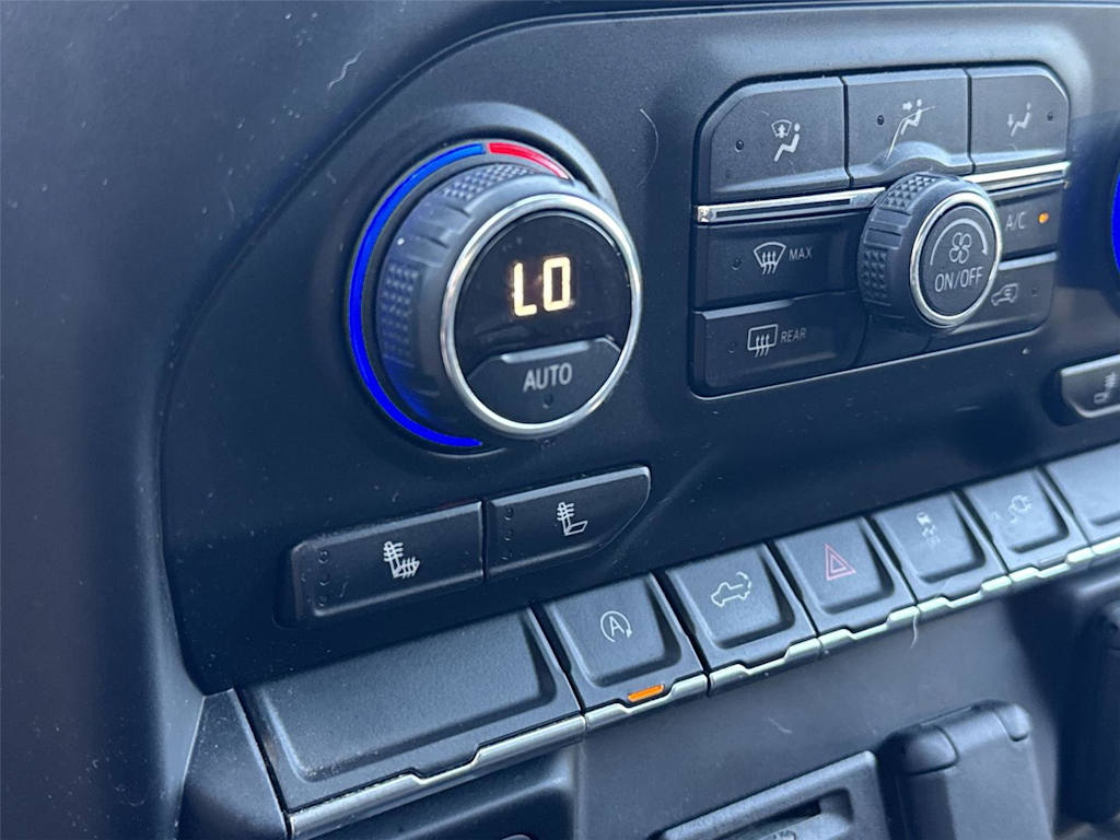 Thumbnail: 2019 Chevrolet Silverado 1500 - 21
