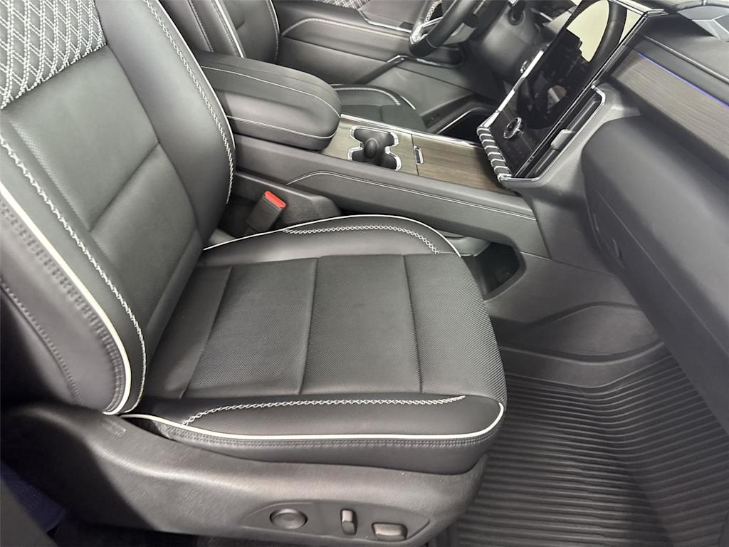 Thumbnail: 2026 GMC Acadia - 8