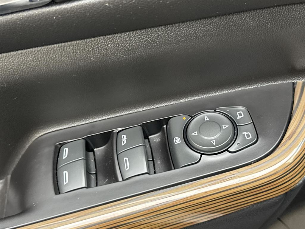 Thumbnail: 2020 GMC Acadia - 25