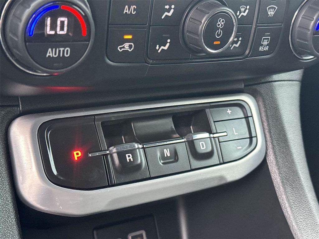 Thumbnail: 2020 GMC Acadia - 23