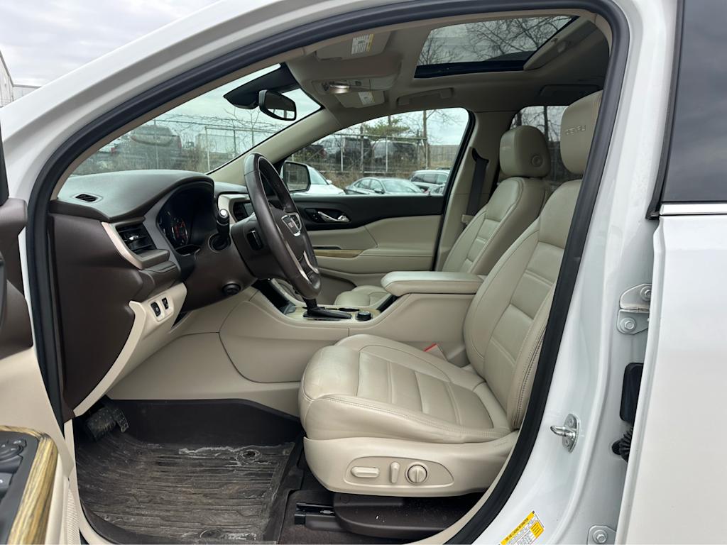 2018 GMC Acadia Denali 9