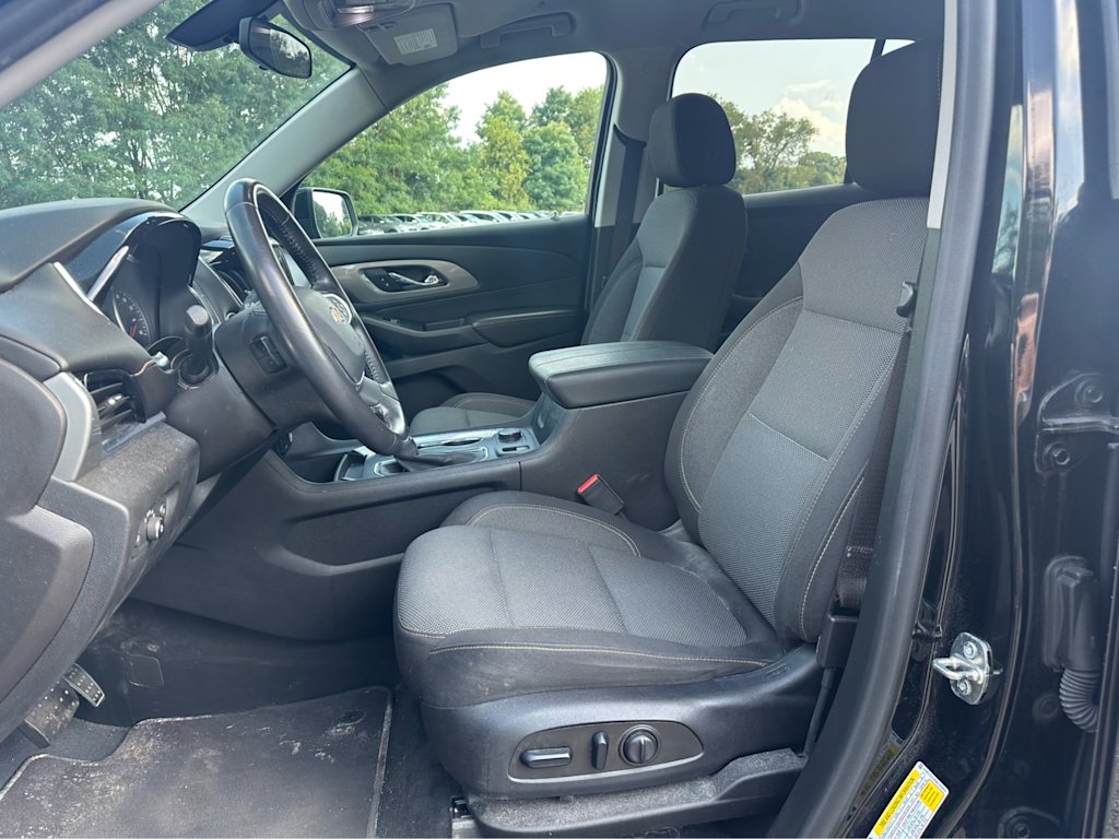Thumbnail: 2021 Chevrolet Traverse - 9