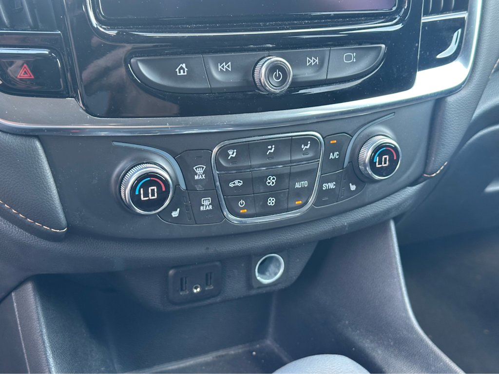 Thumbnail: 2021 Chevrolet Traverse - 18