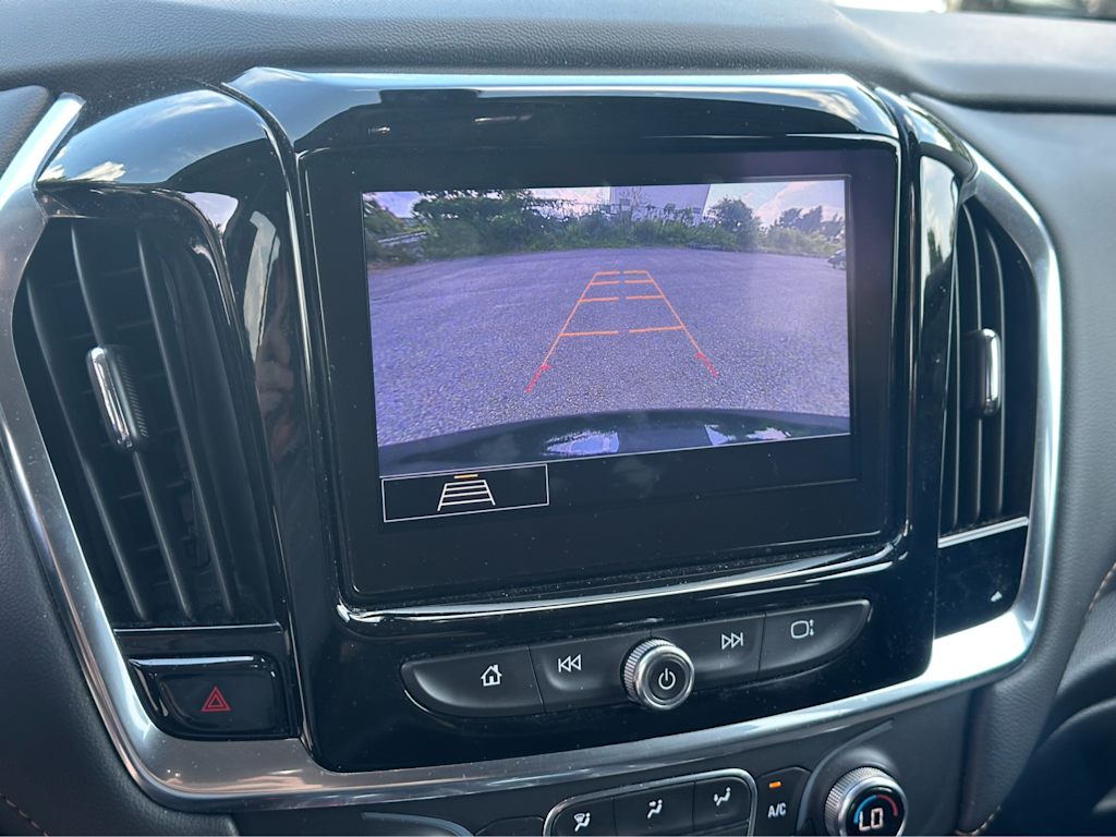 Thumbnail: 2021 Chevrolet Traverse - 17