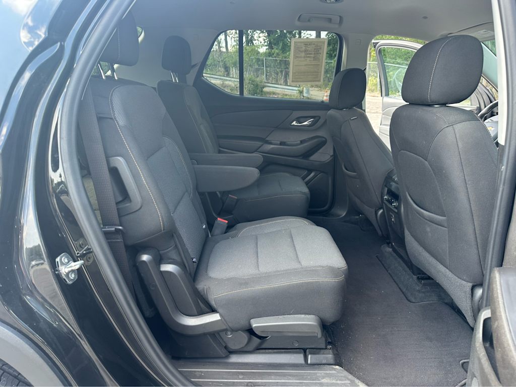 Thumbnail: 2021 Chevrolet Traverse - 24