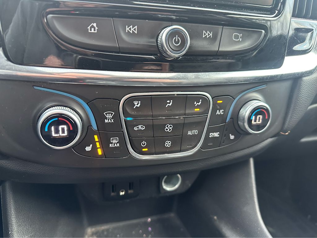 Thumbnail: 2018 Chevrolet Traverse - 19